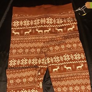 Cozy knitted leggings
